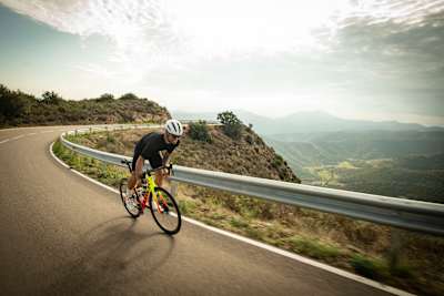 Avec l'Émonda, on se sent surtout à l'aise en montagne - en montée comme en descente.