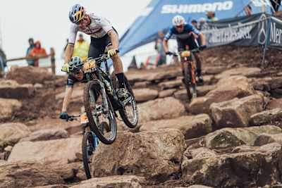Martin Vidaurre racing at the 2022 men's XCO World Cup finals race in Snowshoe.