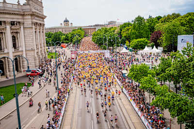 Beim Flagship Run starten jedes Jahr Tausende traditionell im Herzen Wiens