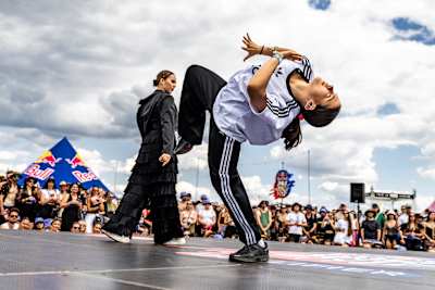 Záber z tanečnej súťaže Red Bull Dance Your Style Qualifier na Grape festivale, 10. august 2024, letisko Trenčín, Slovensko.