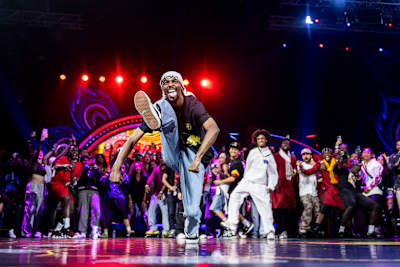 Rubix auf der Weltfinalbühne von Red Bull Dance Your Style