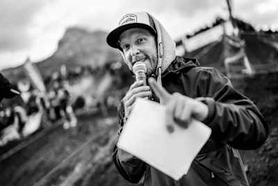 Commentator Andi Brewin in action at the Red Bull Erzbergrodeo. 