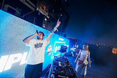 Triple P počas DJ battlu Red Bull Turn It Up, Grape Festival, letisko Trenčín, 15. august 2026.