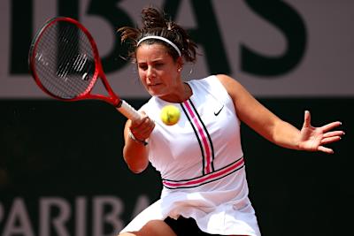 American tennis player Emma Navarro plays a forehand at the 2019 French Open at Roland Garros on June 8, 2019 in Paris, France.