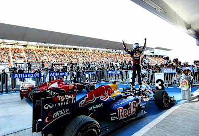 Sebastian Vettel a obținut 15 pole position cu monopostul RB7, în 2011