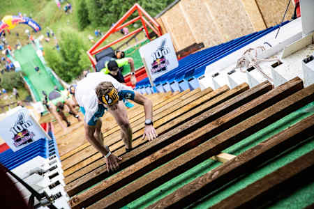 Tomáš Maceček set a new Red Bull 400 record in Štrbské Pleso