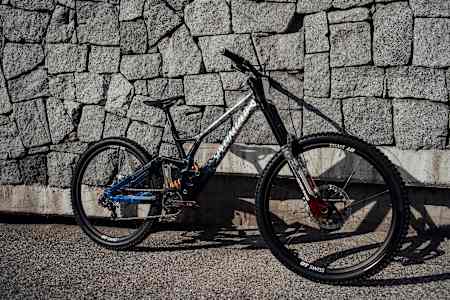 A full look at Loïc Bruni's bike for the UCI Mountain Bike World Championships in Val di Sole, Italy.