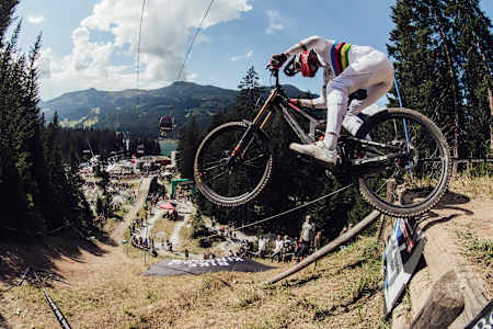 Greg Minnaar rides at Lenzerheide 2021.