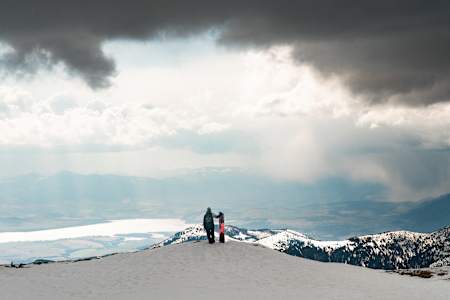 Výhľad na jarnú Liptovkú Maru
