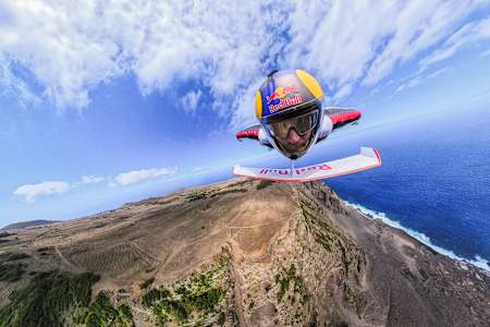 Peter Salzmann vu lors du projet Red Bull Wingsuit Foil à El Hierro, en Espagne, le 2 septembre 2025.