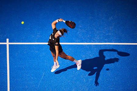 Bea Gonzalez in action during the Sevilla Premier Padel P2 final on May 5, 2024, showcasing her precision and power on the court in Sevilla, Spain.