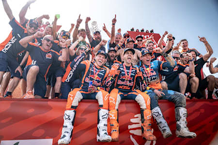 Daniel Sanders, Luciano Benavides, Edgar Canet of the Red Bull KTM Factory Racing at the finish line of the Dakar 2026 on January 17, 2026 Yanbu, Saudi Arabia.