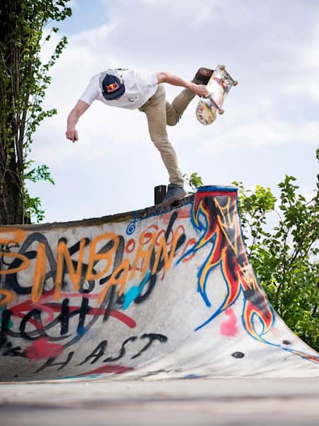 Philipp Schuster video: His 3 best ledge tricks