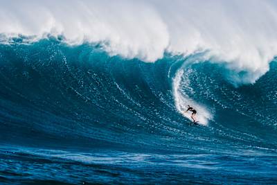 Annie Reickert surfs at Red Bull Magnitude at Jaws