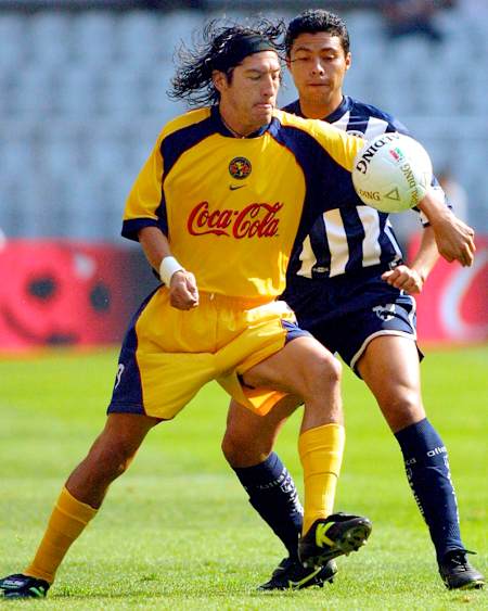 Checo chose number 11 as a tribute to his soccer hero, Iván Zamorano.