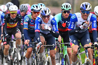 NIVONE, BELGIEN - 28. FEBRUAR: Laurence Pithie aus Neuseeland und das Team Red Bull - BORA - hansgrohe treten beim 21,