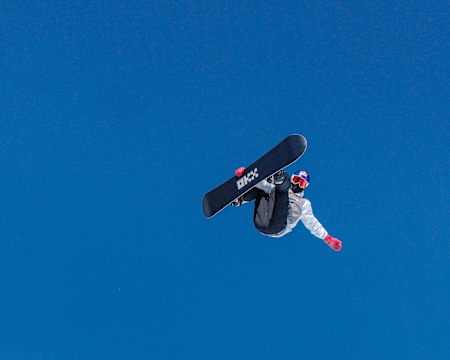 Scotty James delivered at Laax Open 2025 and defended his Snowboard Halfpipe title 