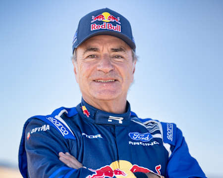 Carlos Sainz en el coche de carreras Ford Raptor T1+, en el regreso de Ford M-Sport al Rally Dakar en 2026, Merzougha, Marruecos, el 18 de octubre de 2025.