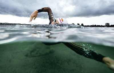 Camilla Pedersen nage au Danemark en eau froide