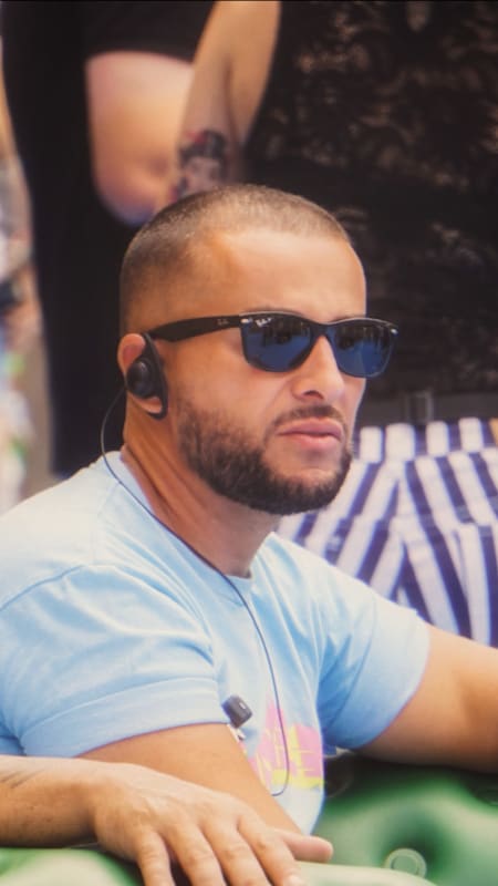 Alex González es el CEO y owner de Farra World.