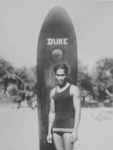 Duke Kahanamoku, el padre del surf
