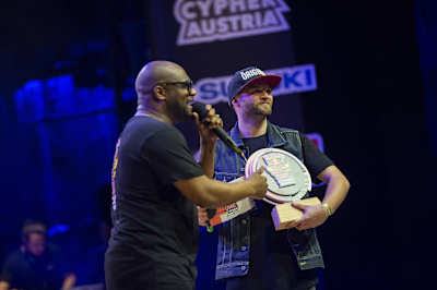 Mario Bee y Da Bürgermasta hosteando el BC One Cypher Austria 2017.