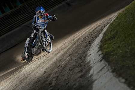 Hampel zaatakuje GP i SEC