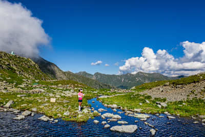 Denisa Dragomir, campioana europeană la Skyrunning, a cucerit trei vârfuri de peste 2.500m din Masivul Făgăraș, într-un timp record de 1 oră și 52 de minute.