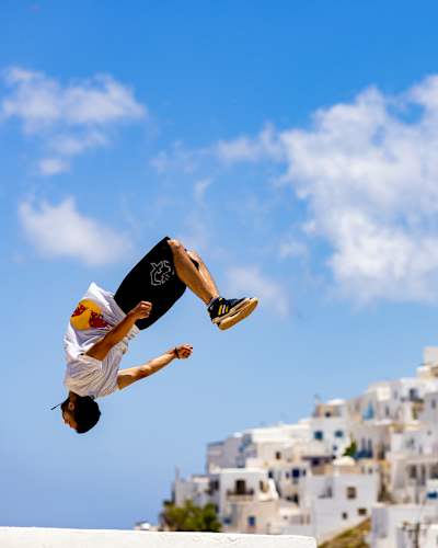 Ο Δημήτρης "DK" Κυρσανίδης στην Αστυπάλαια το 2022 για το Red Bull Art of Motion