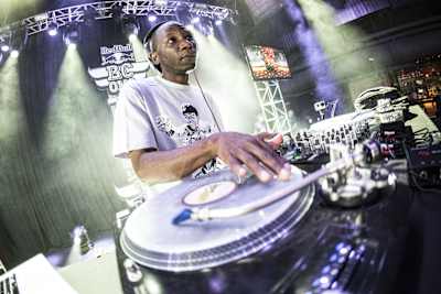 Skeme Richards on the ones and twos at the US national finals of Red Bull BC One.