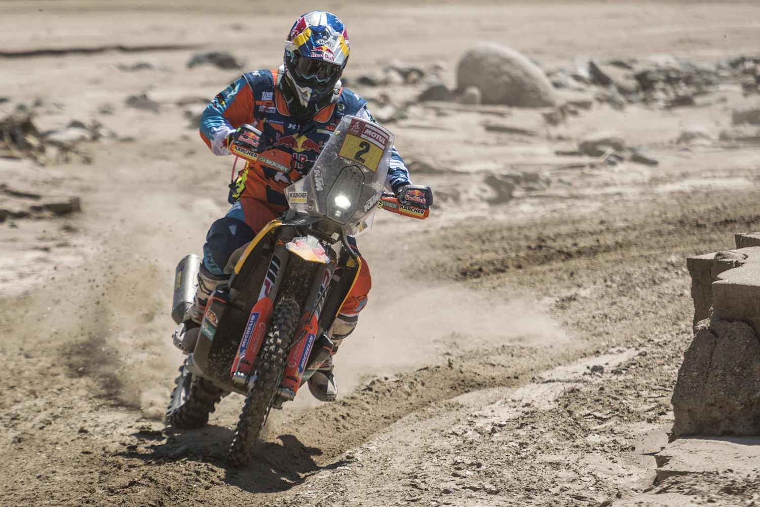Dakar Rally: See a KTM motorcycle rebuilt in high speed