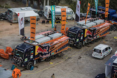 Pojazdný obchod s náhradnými dielmi Red Bull KTM Rally Factory tímu