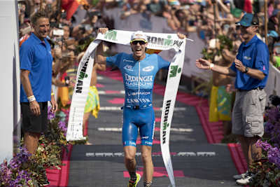 Patrick Lange wins the 2017 IRONMAN World Championship and sets a new course record.