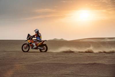 Sam Sunderland, del Red Bull KTM Factory Team, durante la primera etapa del Rally Dakar 2018.
