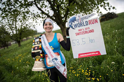 Nina Zarina kadınlarda zafere ulaştı