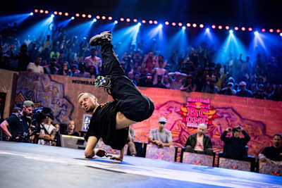 Killa Kolya with an inverted elbow hollowback at the Red Bull BC One World Final in Mumbai, India on Novemeber 9, 2019.