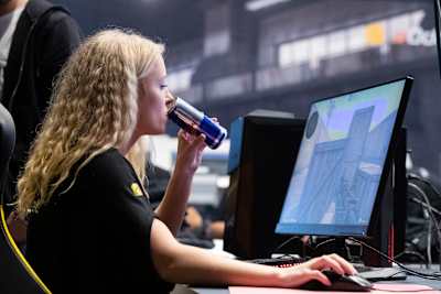 Michaela "Mimi" Lintrup en un contre un lors de la huitième saison de l'ESL Pro League à Odense, au Danemark, le 8 décembre 2018.