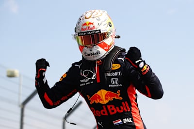 Max Verstappen celebra no F1 70th Anniversary Grand Prix, em Silverstone, a 8 de agosto de 2020.