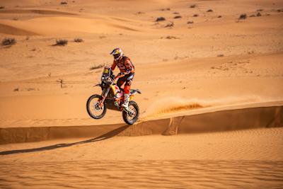 Toby Price è in testa dopo le prime sei Stage