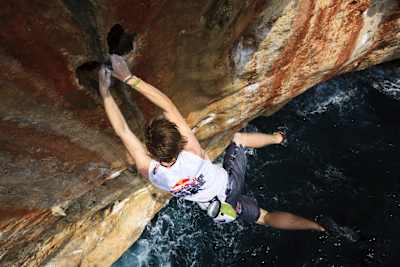 James Pearson escalando en psicobloc en Palma