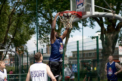 Слэм-данк був офіційно заборонений на ціле десятиліття