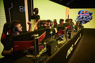 Una imagen de SPAIN.DLL en acción en el torneo Red Bull Campus Clutch.