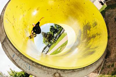 Jake Wooten fait du skate à Manchester.
