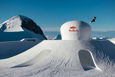 Valentino Guseli performs at The Nines in Crans-Montana, Switzerland on April 5, 2022. 