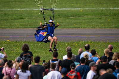 Marco Waltenspiel à l'atterrissage.