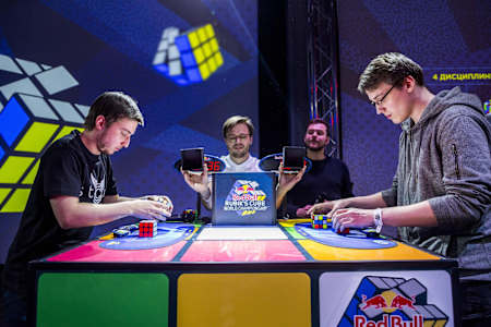 Participantes no Red Bull Rubik's Cube World Championship 2018 Moscou