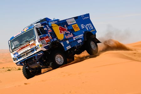 Le pilote de rallye russe Andrey Karginov a remporté la catégorie camions du rallye-raid Dakar 2020 en Arabie Saoudite.