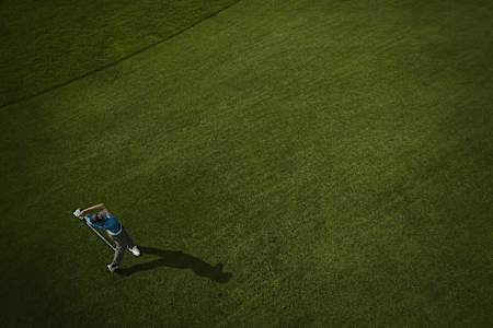 Ein Abschlag mit Matthias Schwab