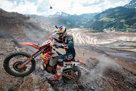 Una imagen del piloto de Hard Enduro Manuel Lettenbichler en el Erzbergrodeo 2022.