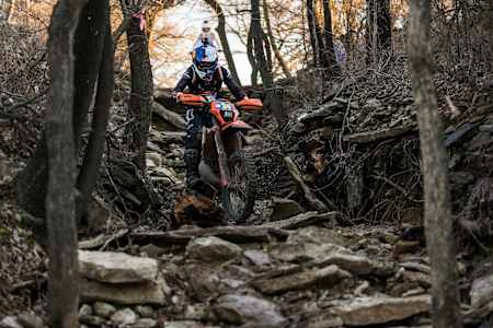 Enduro-Ass Manuel Lettenbichler beim Red Bull Override in Texas.